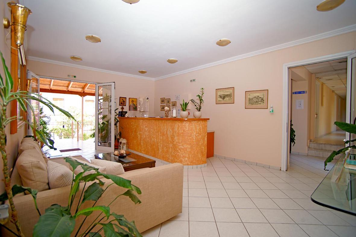 Agios Sostis Aparthotel Kyparissia Exterior photo