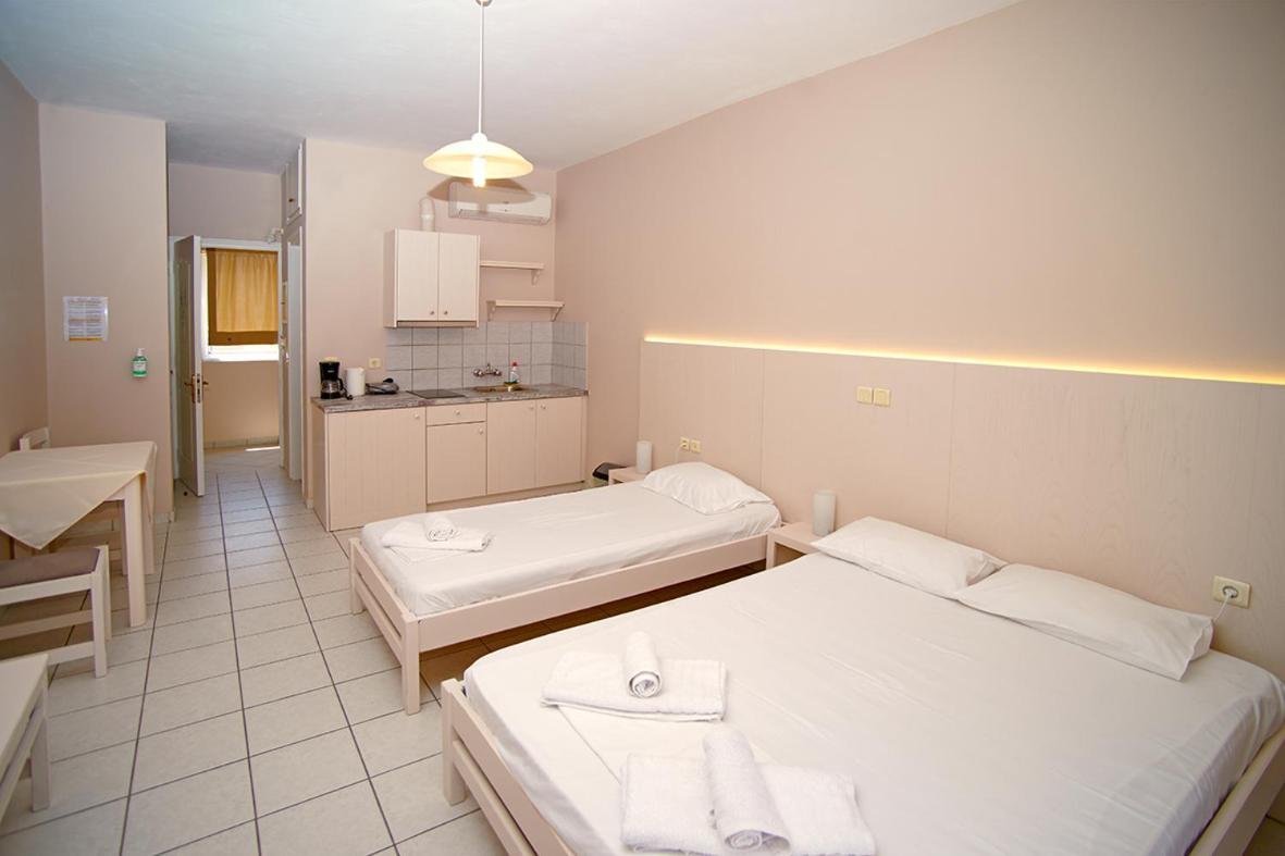 Agios Sostis Aparthotel Kyparissia Exterior photo